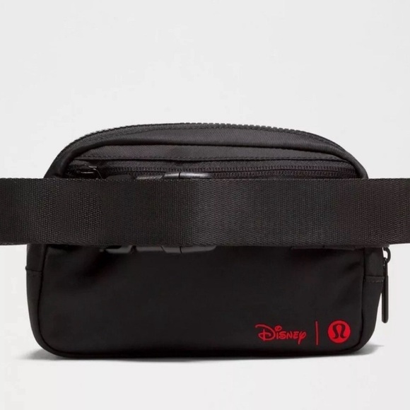 NWT Disney x Lululemon Everywhere Belt Bag 1L Mickey and Logo Print Black & Red - Picture 3 of 11
